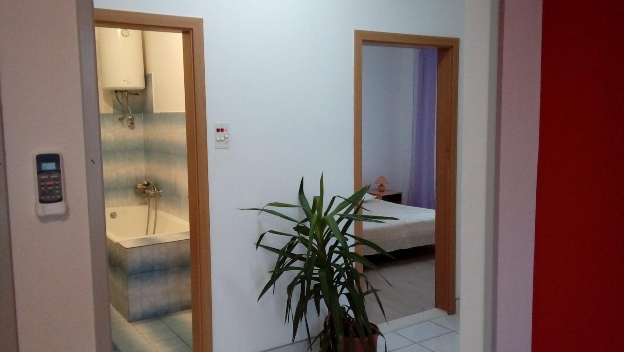 Spacious Family Apartment With Parking In The Shade And Barbecue House Sibenik Exterior photo