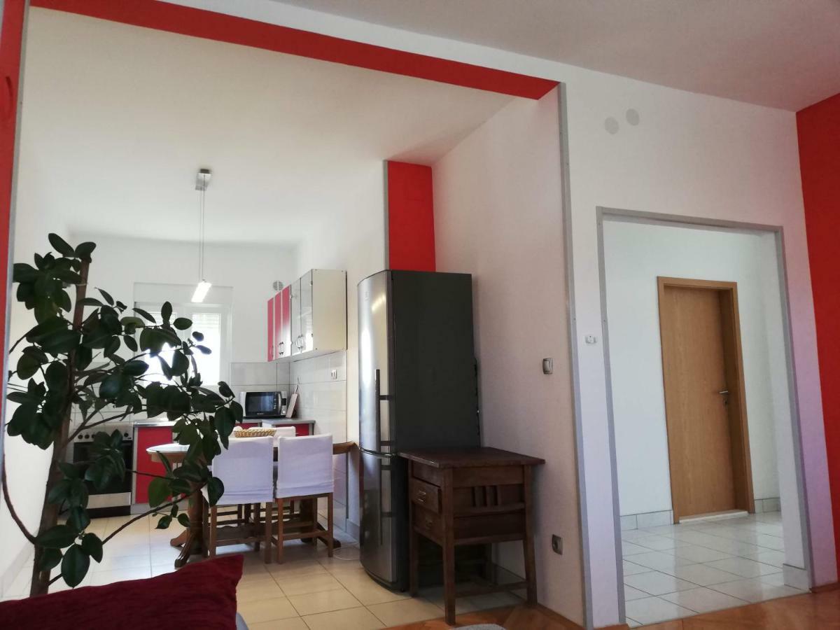 Spacious Family Apartment With Parking In The Shade And Barbecue House Sibenik Exterior photo