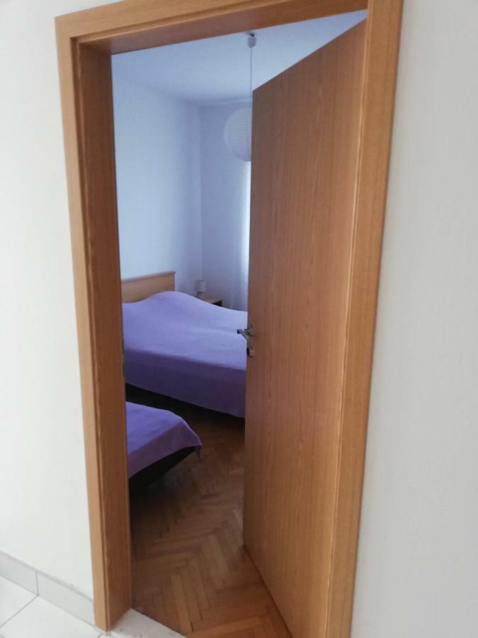 Spacious Family Apartment With Parking In The Shade And Barbecue House Sibenik Exterior photo