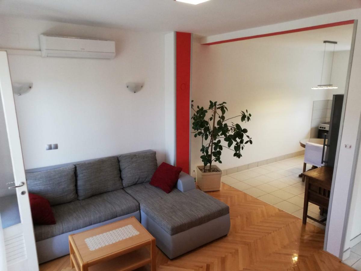 Spacious Family Apartment With Parking In The Shade And Barbecue House Sibenik Exterior photo
