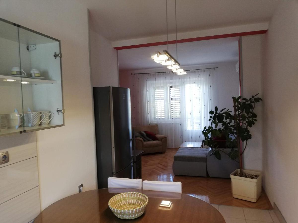 Spacious Family Apartment With Parking In The Shade And Barbecue House Sibenik Exterior photo