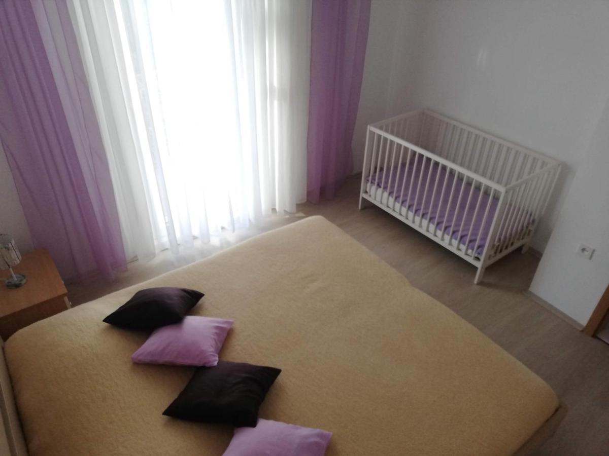 Spacious Family Apartment With Parking In The Shade And Barbecue House Sibenik Exterior photo